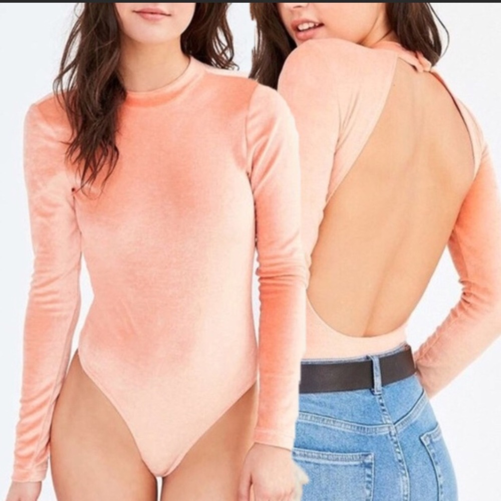 🛍Out from Under Velour Bodysuit Peach Medium - Picture 1 of 7